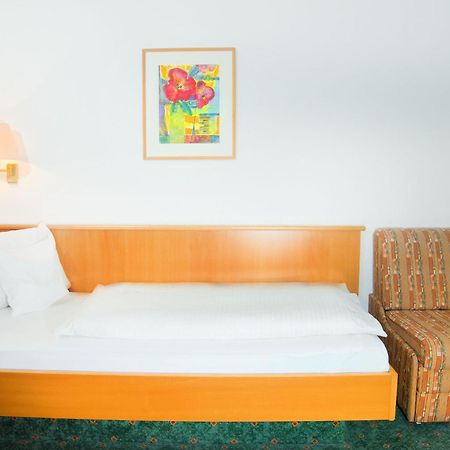 Hotel Zum Hirsch Wertingen Ruang foto